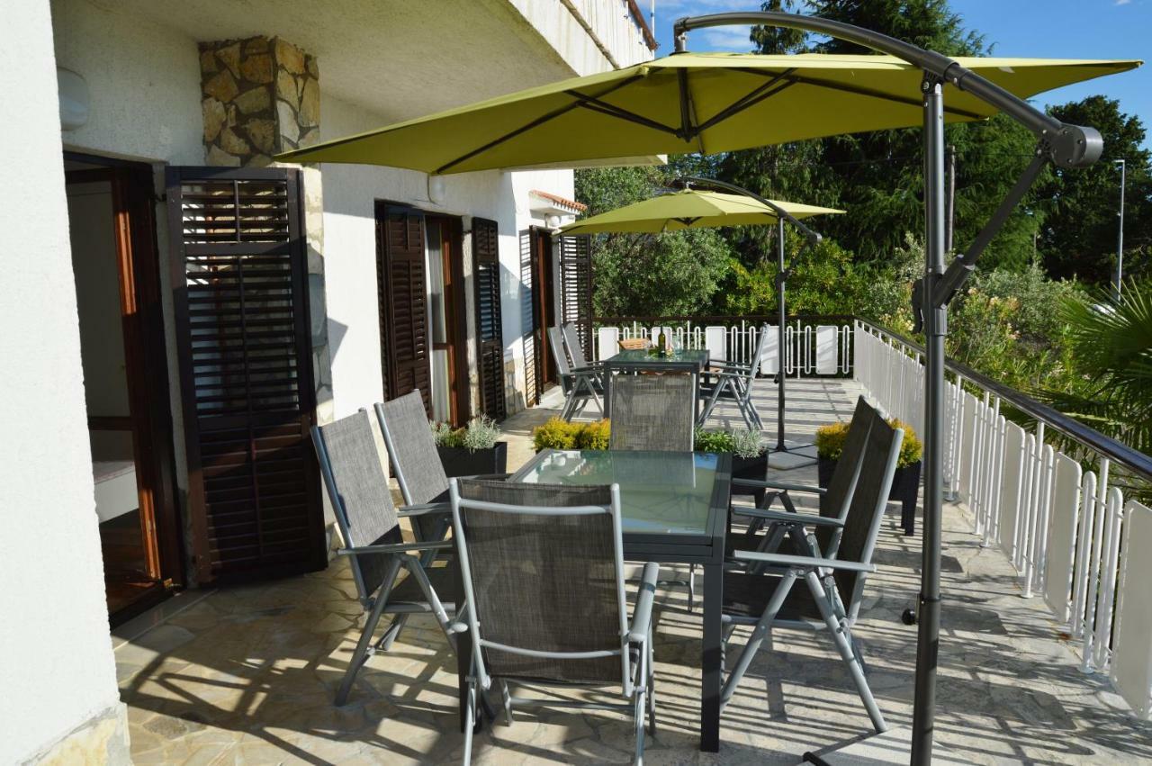 Apartments Martina Njivice Extérieur photo