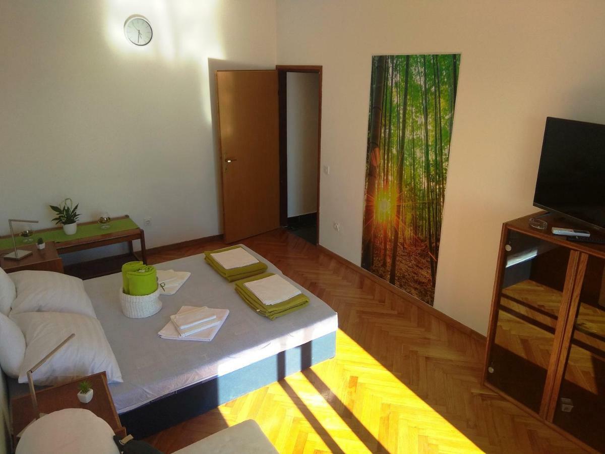 Apartments Martina Njivice Extérieur photo