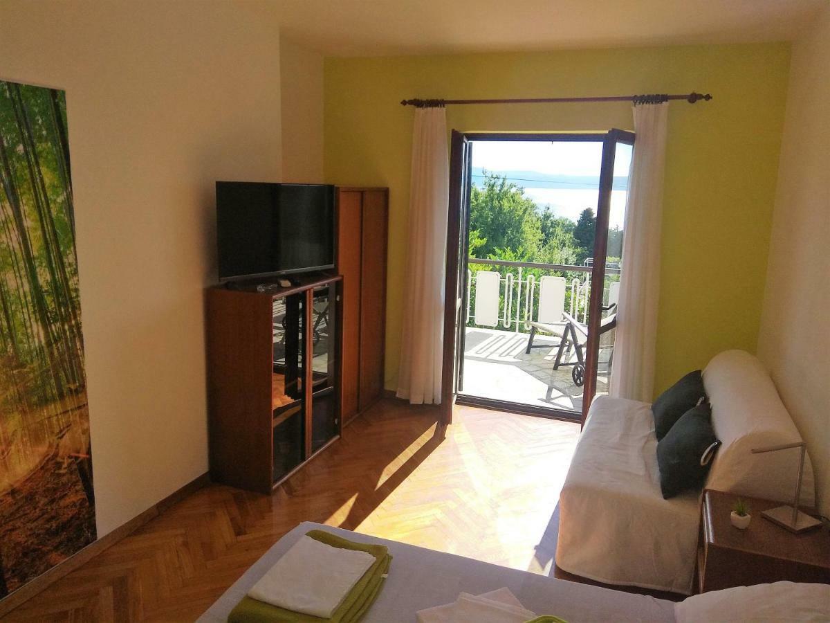 Apartments Martina Njivice Extérieur photo